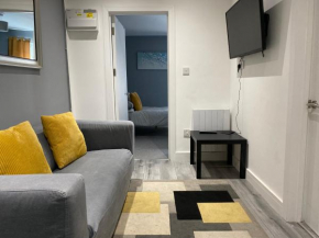 Cosy 2 bed luxury Flat1-Bridgend, Bridgend